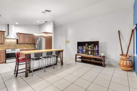 14420 SW 166th Ter, Miami FL - photo 6 of 38