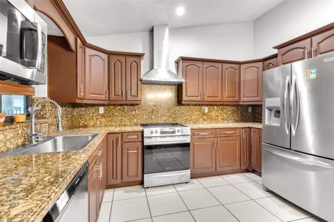 14420 SW 166th Ter, Miami FL - photo 8 of 38