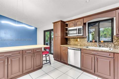 14420 SW 166th Ter, Miami FL - photo 9 of 38