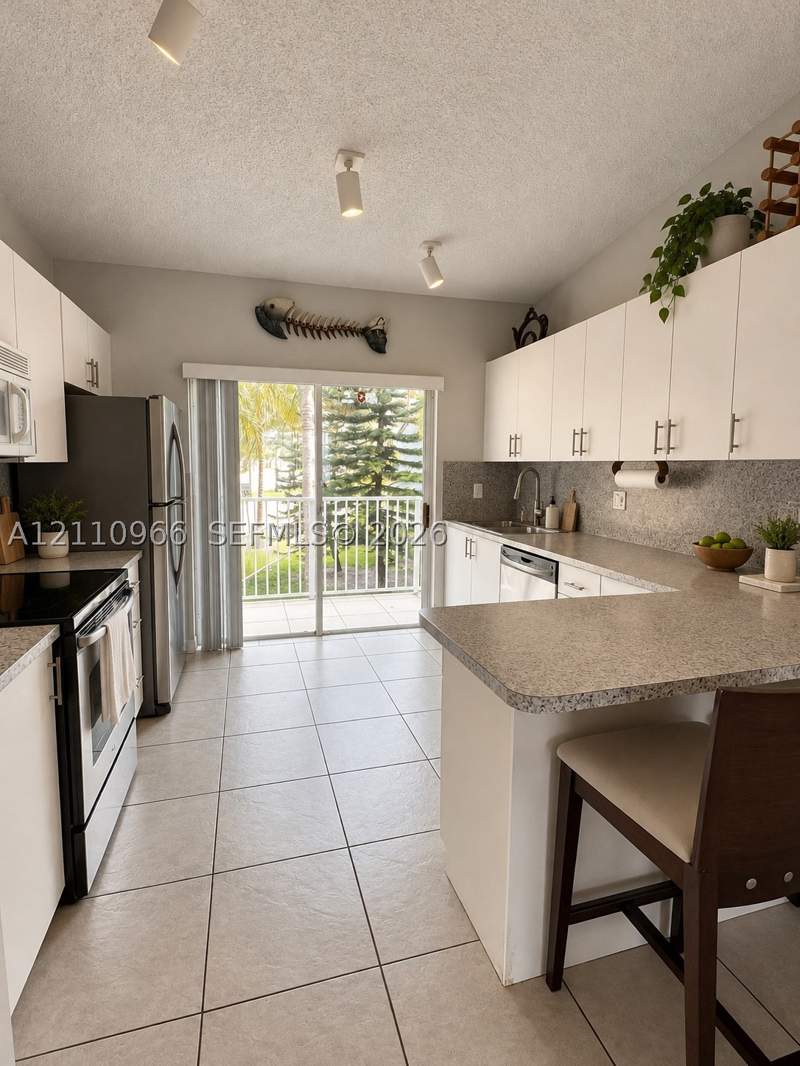 2 bedroom Condominium at 6970 NW 173rd Dr 2102, Lago Del Rey Condo, Hialeah — photo 2