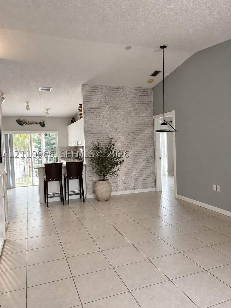 2 bedroom Condominium at 6970 NW 173rd Dr 2102, Lago Del Rey Condo, Hialeah — photo 4