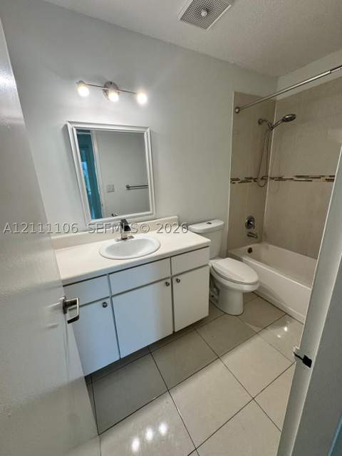 4900 NW 79th Ave 206, Doral FL - photo 13 of 17