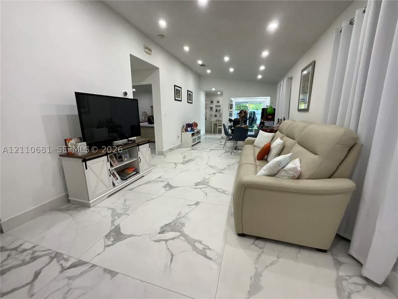 3 bedroom SingleFamilyResidence at 25627 SW 125th Pl, Princetonian Villas Sec 1, Homestead — photo 3