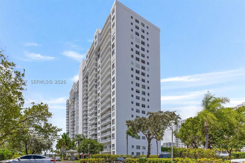 2 bedroom Condominium at 2851 NE 183rd St 309E, Admirals Port Condo West, Aventura — photo 2