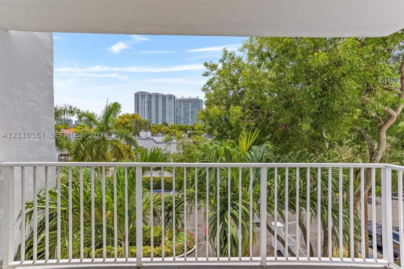 2 bedroom Condominium at 2851 NE 183rd St 309E, Admirals Port Condo West, Aventura — photo 3