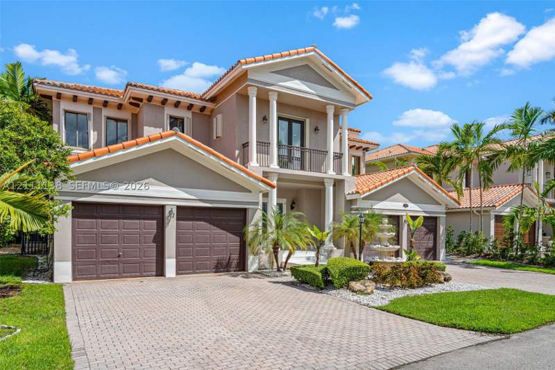 5 bedroom SingleFamilyResidence at 19363 SW 79th Ave, Cutler Cay, Cutler Bay — photo 2