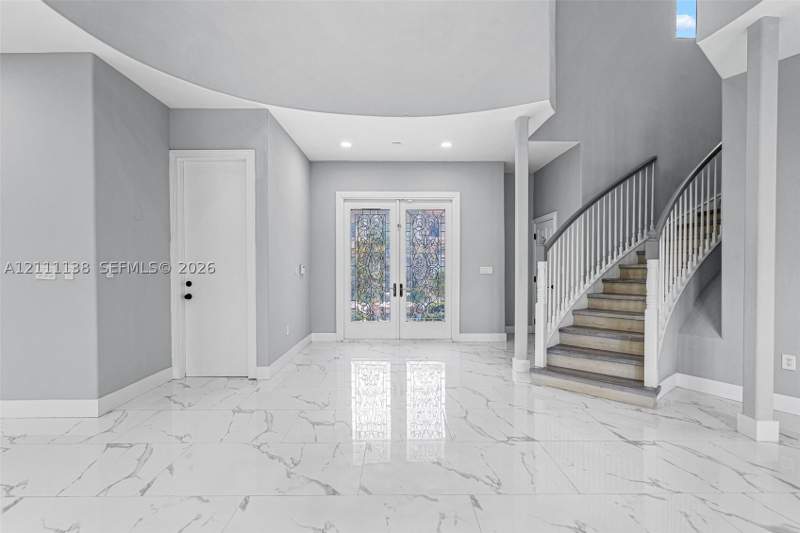 5 bedroom SingleFamilyResidence at 19363 SW 79th Ave, Cutler Cay, Cutler Bay — photo 4