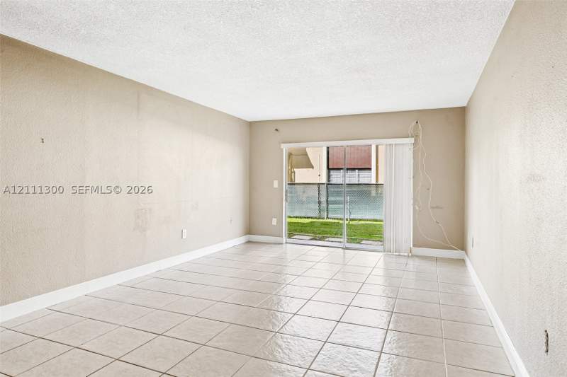 1 bedroom Condominium at 5400 SW 77th Ct 1J, Miller Lake Condo, Miami — photo 3