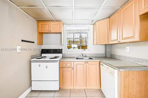 5400 SW 77th Ct 1J, Miami FL - photo 7 of 22