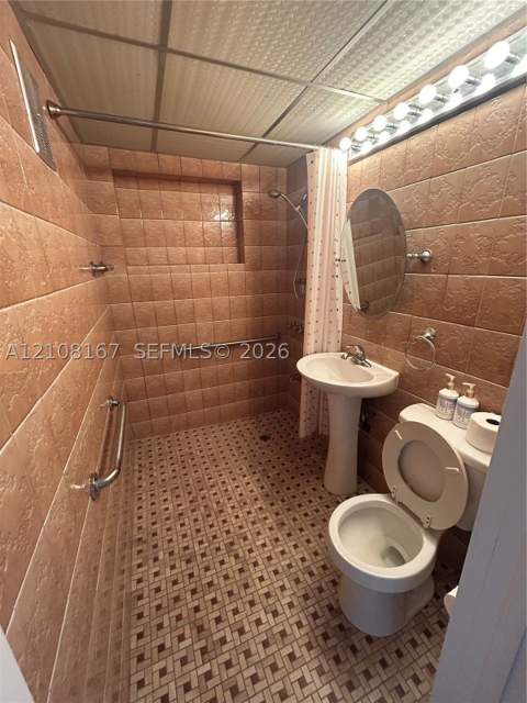 682 W 37th St, Hialeah FL - photo 12 of 22