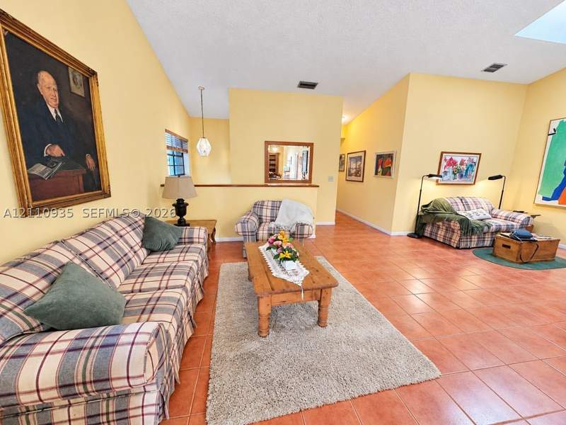 2 bedroom Townhouse at 3530 Magellan Cir 618, Mariner Village Garden Co, Aventura — photo 3