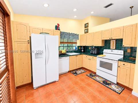 3530 Magellan Cir 618, Aventura FL - photo 6 of 24