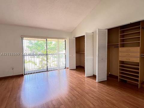 10068 SW 77th Ct, Miami FL - photo 10 of 12