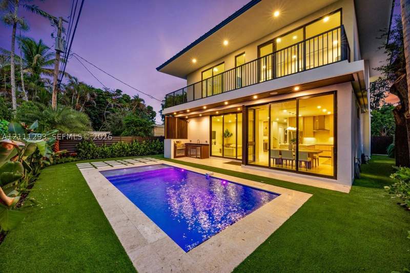 3 bedroom SingleFamilyResidence at 5765 SW 47th St, Riviera Ests, Miami — photo 2