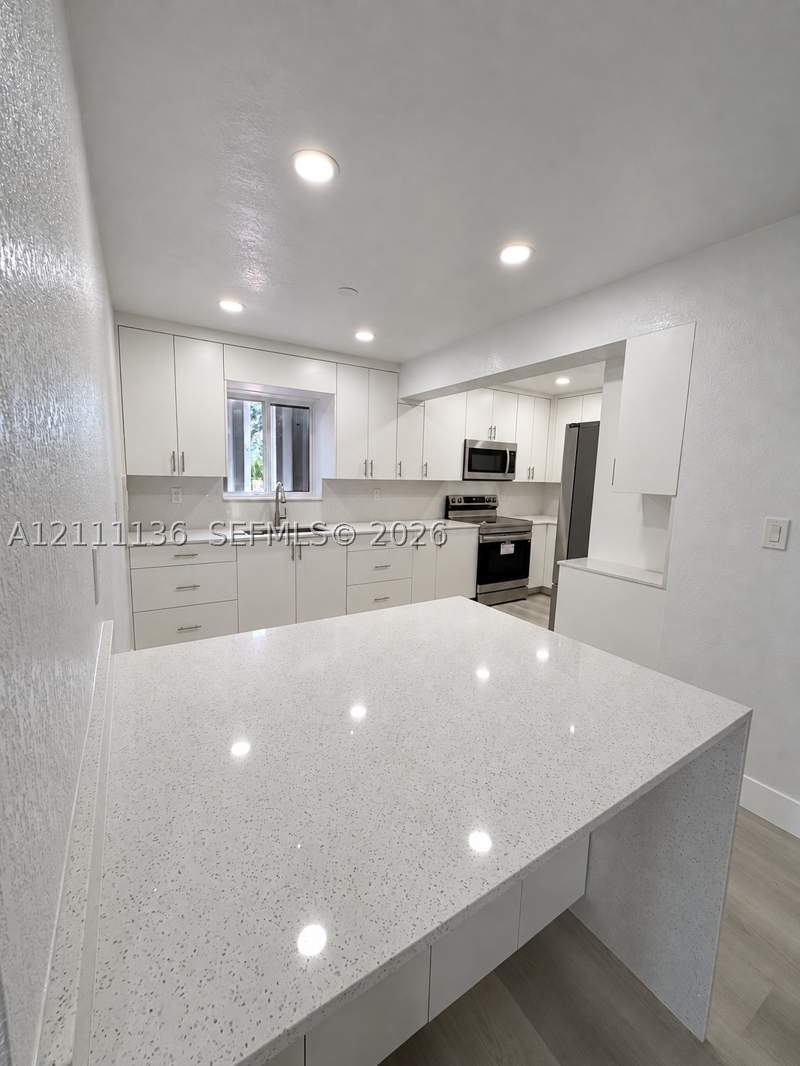 4 bedroom SingleFamilyResidence at 2870 NW 205th St, Lakewood Ests, Miami Gardens — photo 3