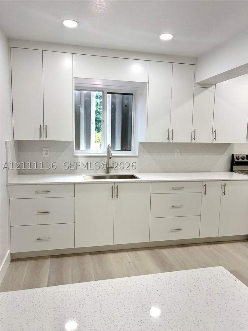 4 bedroom SingleFamilyResidence at 2870 NW 205th St, Lakewood Ests, Miami Gardens — photo 4