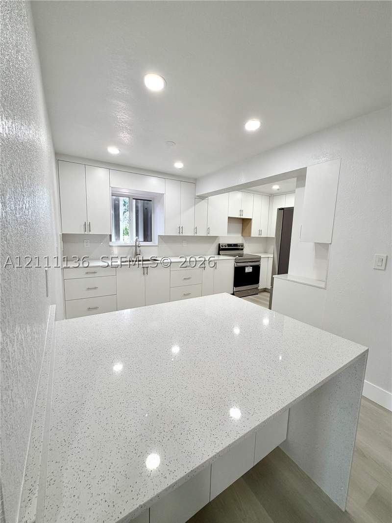 4 bedroom SingleFamilyResidence at 2870 NW 205th St, Lakewood Ests, Miami Gardens — photo 5