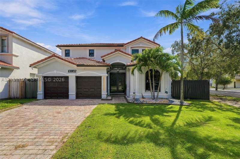 5 bedroom SingleFamilyResidence at 10852 SW 245th St, Villas Del Campo Sub, Homestead — photo 2