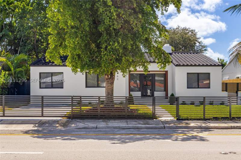 5 bedroom SingleFamilyResidence at 862 NE 82nd St, Shorecrest, Miami — photo 3