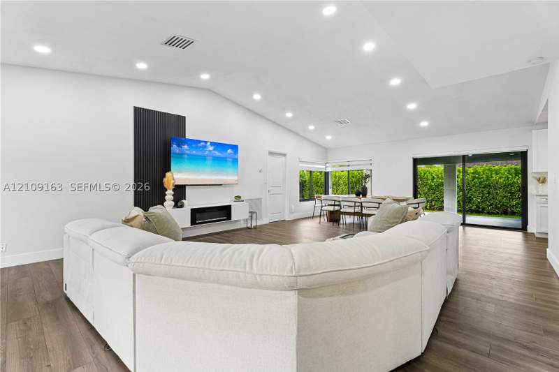 3 bedroom SingleFamilyResidence at 9122 SW 127th Ave, 2nd Addn To Calusa Club E, Miami — photo 5