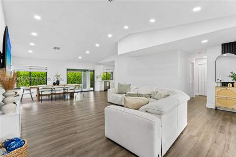 9122 SW 127th Ave, Miami FL - photo 8 of 29