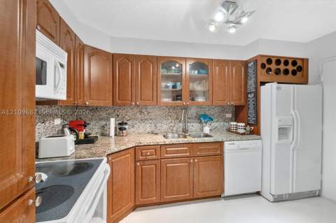 5555 Collins Ave 5C, Miami Beach FL - photo 10 of 36