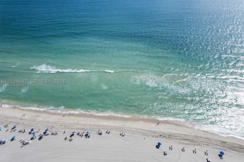 5555 Collins Ave 5C, Miami Beach FL - photo 14 of 36