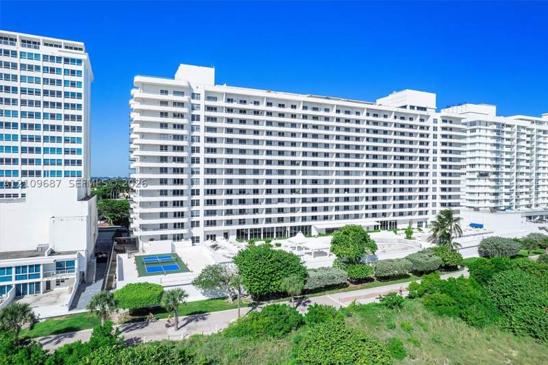 1 bedroom Condominium at 5555 Collins Ave 5C, Oceanside Plaza Condo, Miami Beach — photo 2