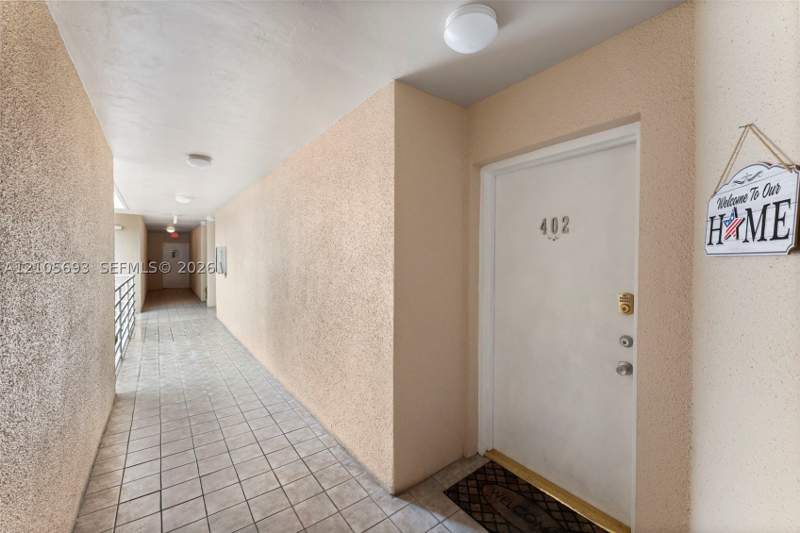2 bedroom Condominium at 8045 NW 7th St 2402, Belinda Gardens Condo, Miami — photo 3