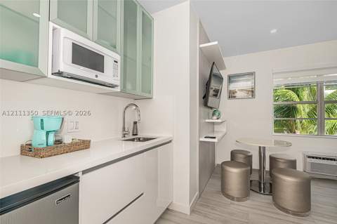 7300 Ocean Ter 313, Miami Beach FL - photo 14 of 17