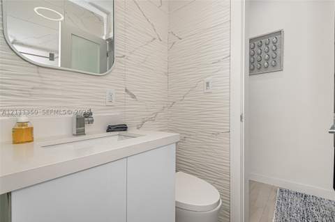 7300 Ocean Ter 313, Miami Beach FL - photo 8 of 17
