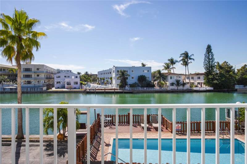 1 bedroom Condominium at 80 S Shore Dr 205, Coral Bay Club Condo, Miami Beach — photo 2