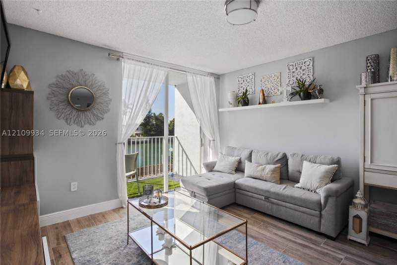 1 bedroom Condominium at 80 S Shore Dr 205, Coral Bay Club Condo, Miami Beach — photo 5