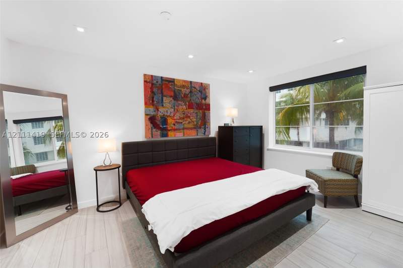 2 bedroom Condominium at 1460 Ocean Dr 307, The Drake Condo, Miami Beach — photo 5