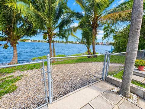 1865 W 68th, Hialeah FL - photo 15 of 15