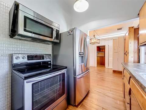 8451 SW 35th Ter, Miami FL - photo 10 of 30