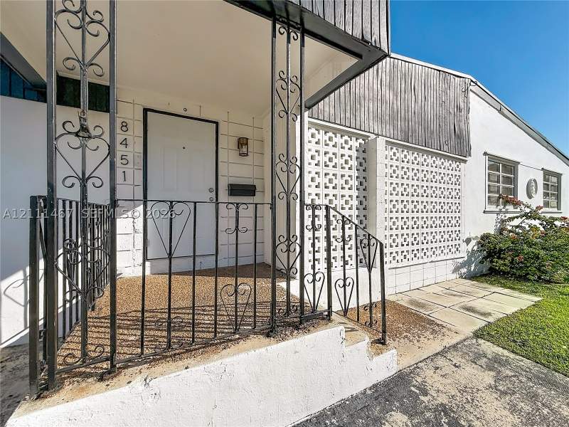 4 bedroom SingleFamilyResidence at 8451 SW 35th Ter, Coral Way Village Sec A P, Miami — photo 3