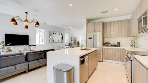10241 NW 72nd Terrace, Doral FL - photo 12 of 49