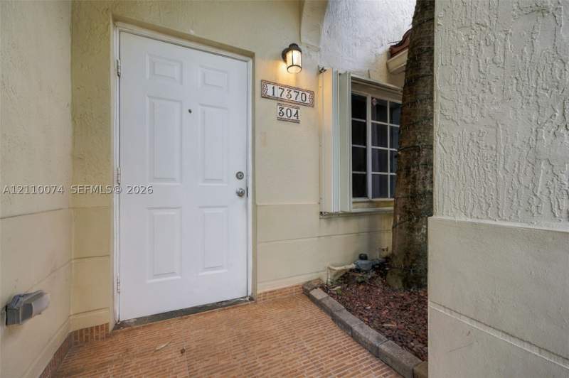 4 bedroom Townhouse at 17370 NW 69th Ct 304, Bonita Golf View Townvill, Hialeah — photo 3