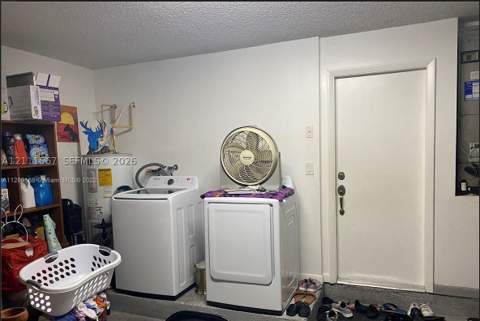 21514 SW 90th Ave, Cutler Bay FL - photo 7 of 23