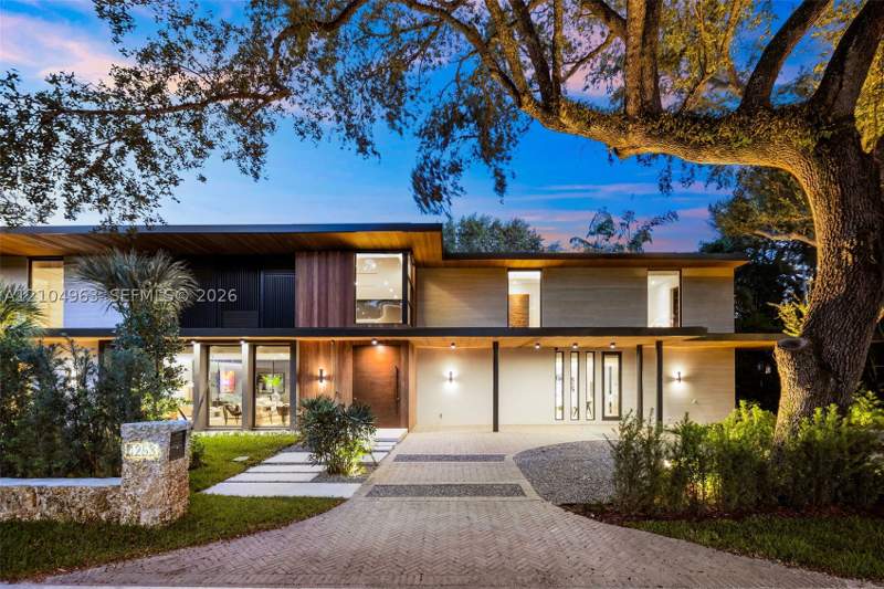 6 bedroom SingleFamilyResidence at 4253 Ingraham Hwy, Sunshine Villas, Miami — photo 2