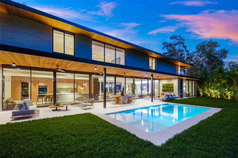 6 bedroom SingleFamilyResidence at 4253 Ingraham Hwy, Sunshine Villas, Miami — photo 4