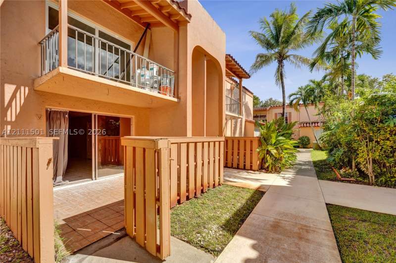 2 bedroom Condominium at 7111 Miami Lakes Dr N1, Cypress Village Condo, Miami Lakes — photo 3