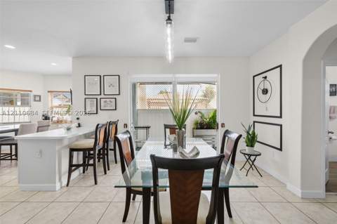 13542 SW 177th Ter, Miami FL - photo 12 of 79