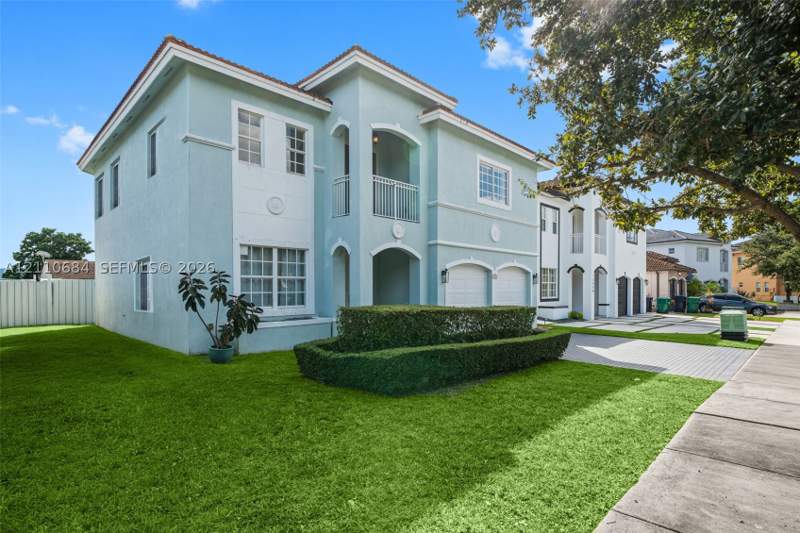 5 bedroom SingleFamilyResidence at 13542 SW 177th Ter, Sable Palm Estates, Miami — photo 2