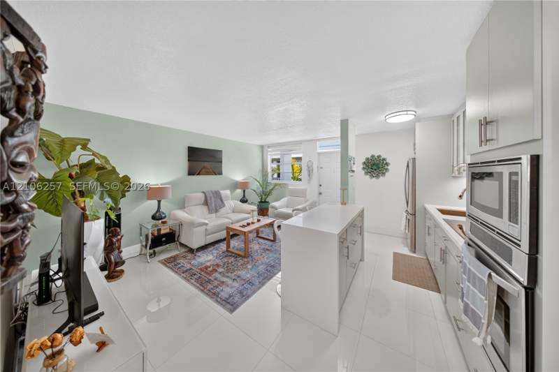 1 bedroom Condominium at 335 Collins 203, Collins View Condo, Miami Beach — photo 5