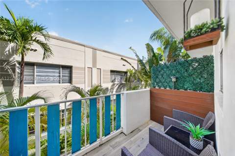 335 Collins 203, Miami Beach FL - photo 9 of 18