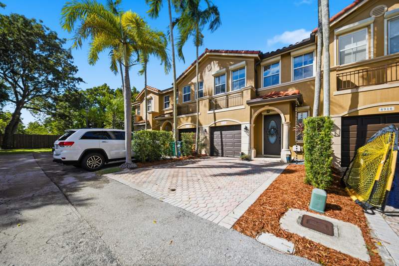 2 bedroom Townhouse at 8920 SW 109th Avenue, Villa Castillo, Miami — photo 2