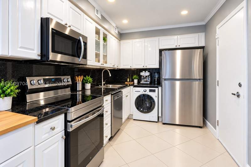 1 bedroom Condominium at 6770 Indian Creek Dr 14C, Aquasol Condo, Miami Beach — photo 2