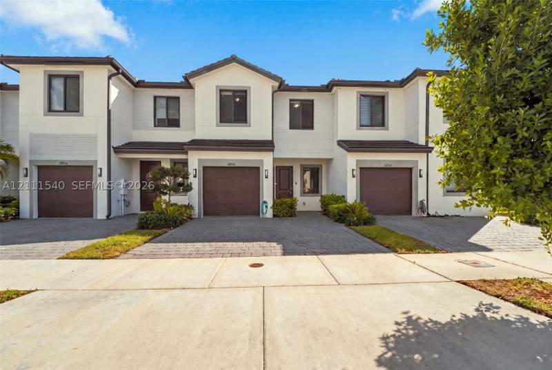 3 bedroom Townhouse at 18950 SW 345th Ter, Century Park Square, Homestead — photo 2